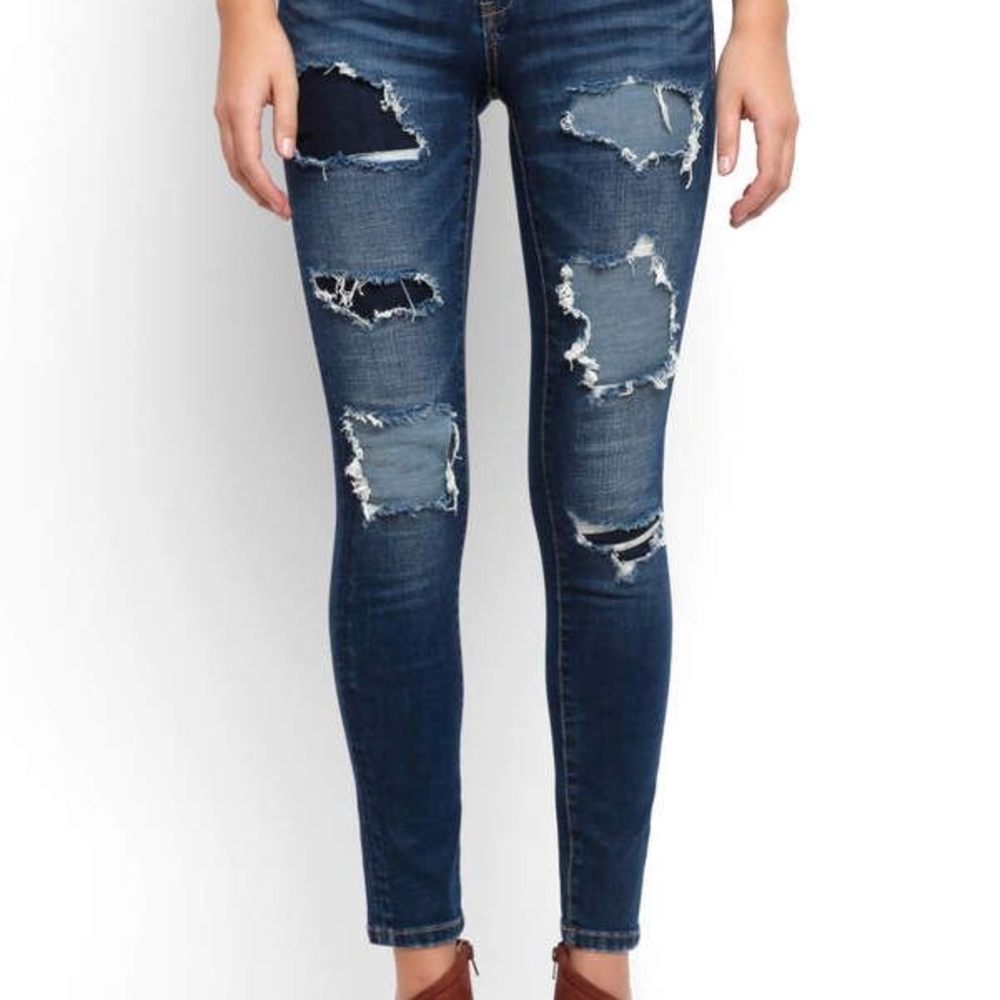 NEW WITH TAG Blank NYC Rip and Repair Cult Classic Denim Medium Jeans Size 26